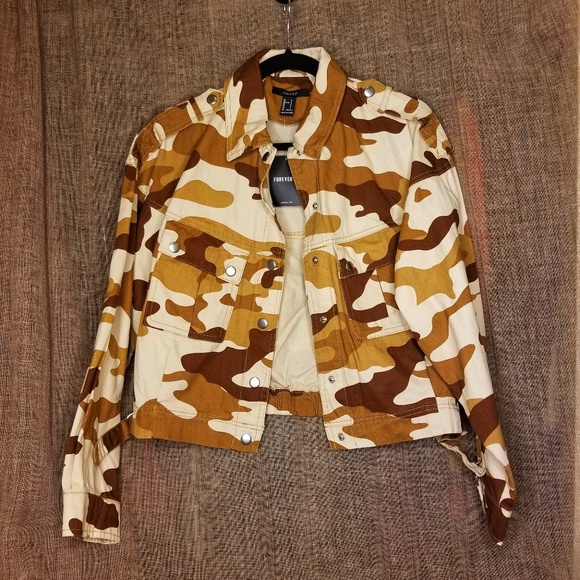 Forever21 NWT D-Ring Camo Print Cropped Jacket - Picture 2 of 4